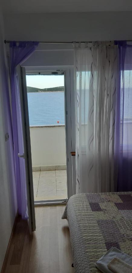 Apartments Luka Sevid Exterior photo