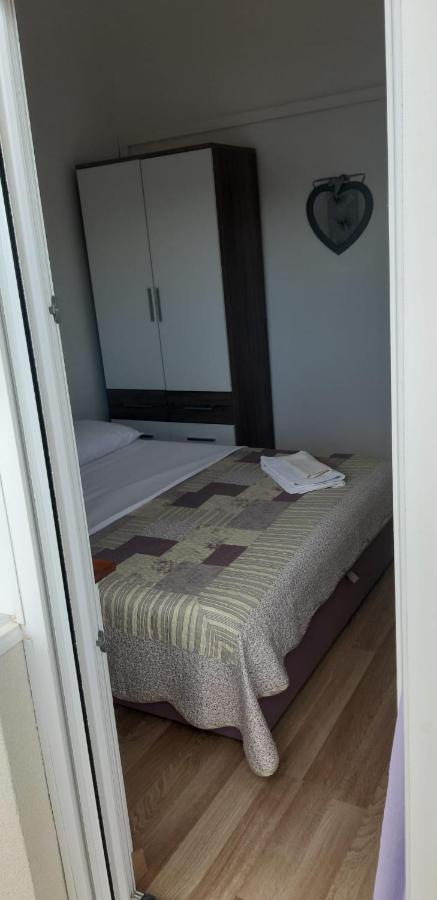 Apartments Luka Sevid Exterior photo