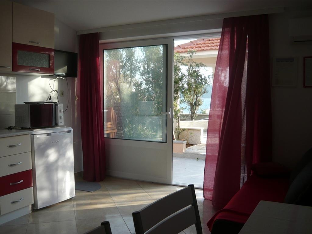 Apartments Luka Sevid Exterior photo