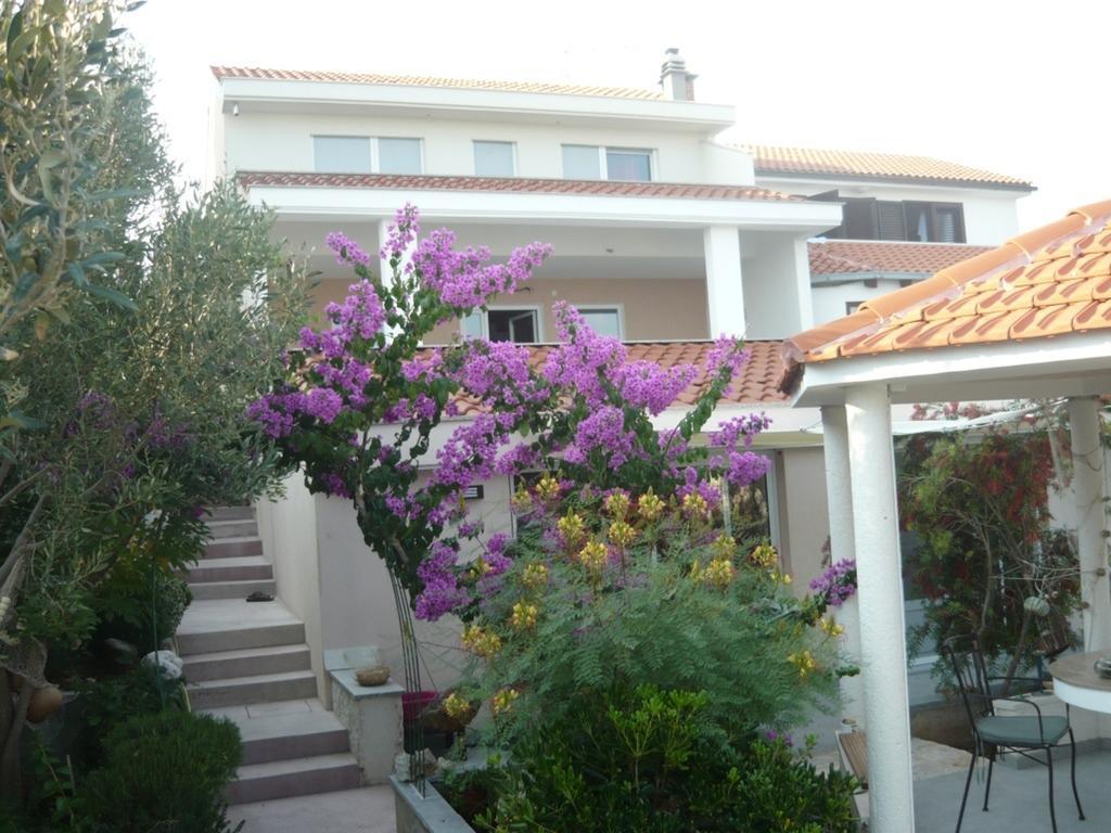 Apartments Luka Sevid Exterior photo